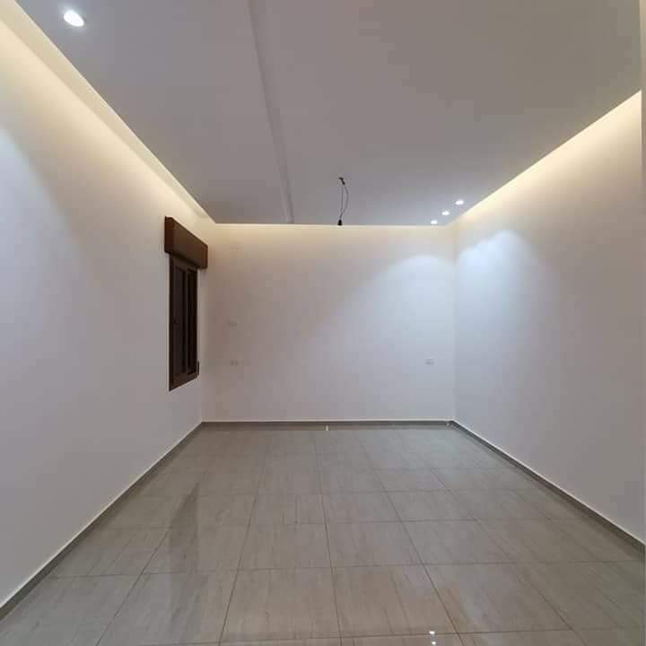 ممر بإضاءة خفية